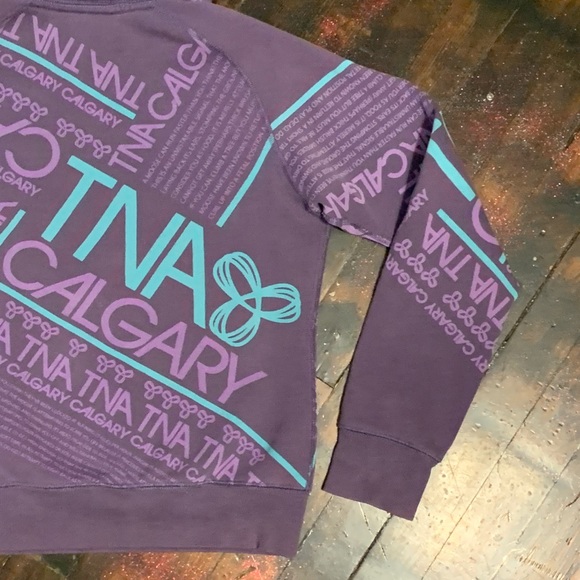 TNA Pullover Hoodie - Picture 9 of 11